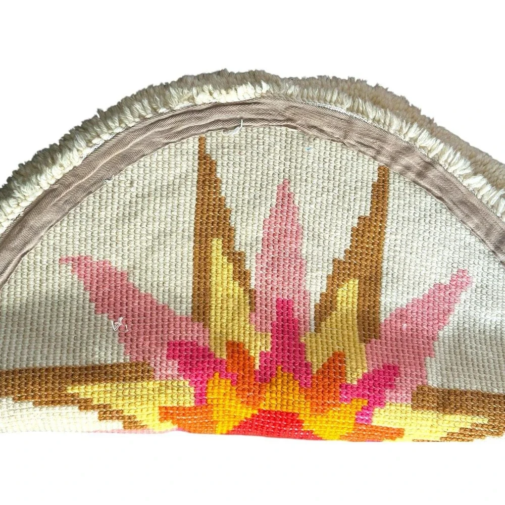 Vtg Hand Hooked Rug Round Starburst Sun Orange Pink Gold Cream Thick Plush 32”